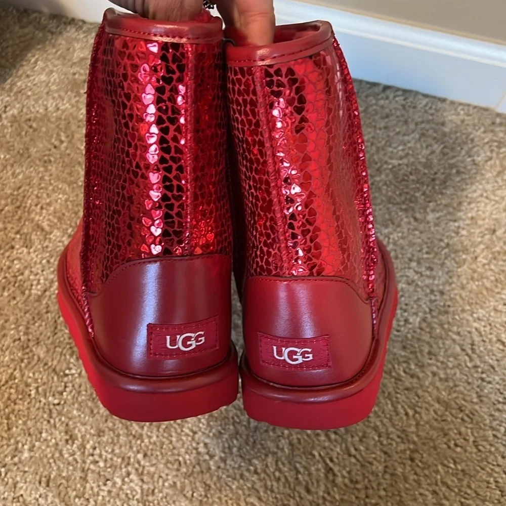 UGG new without